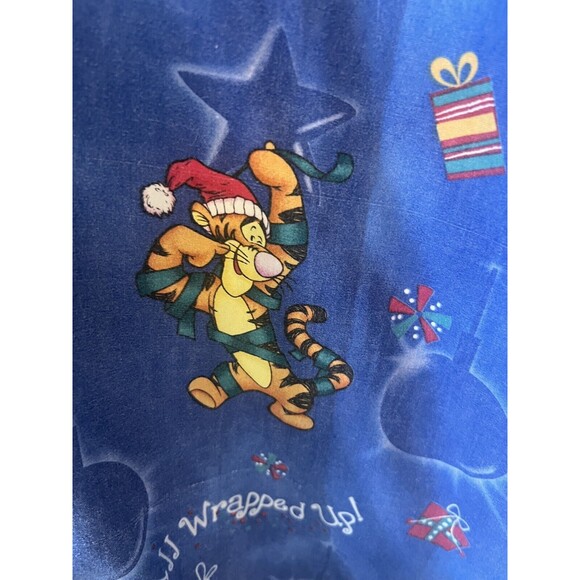Disney Winnie The Pooh Tigger Christmas Scrub Top Womens V-Neck Pockets Medium - Picture 5 of 8